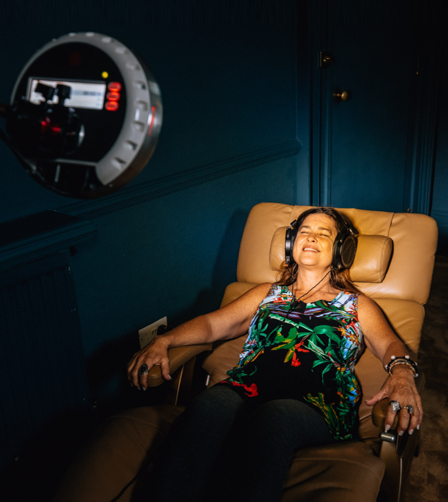 roXiva RX1 Light Therapy Session